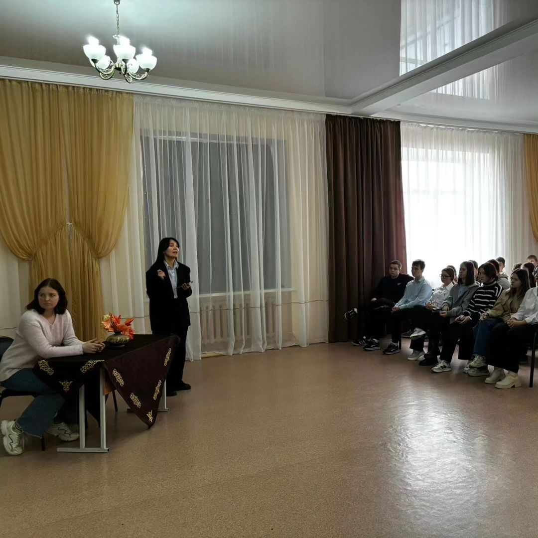 Встреча обучающихся 8-10 классов с сотрудниками кабинета ЗОЖ ЦРБ Абайского района