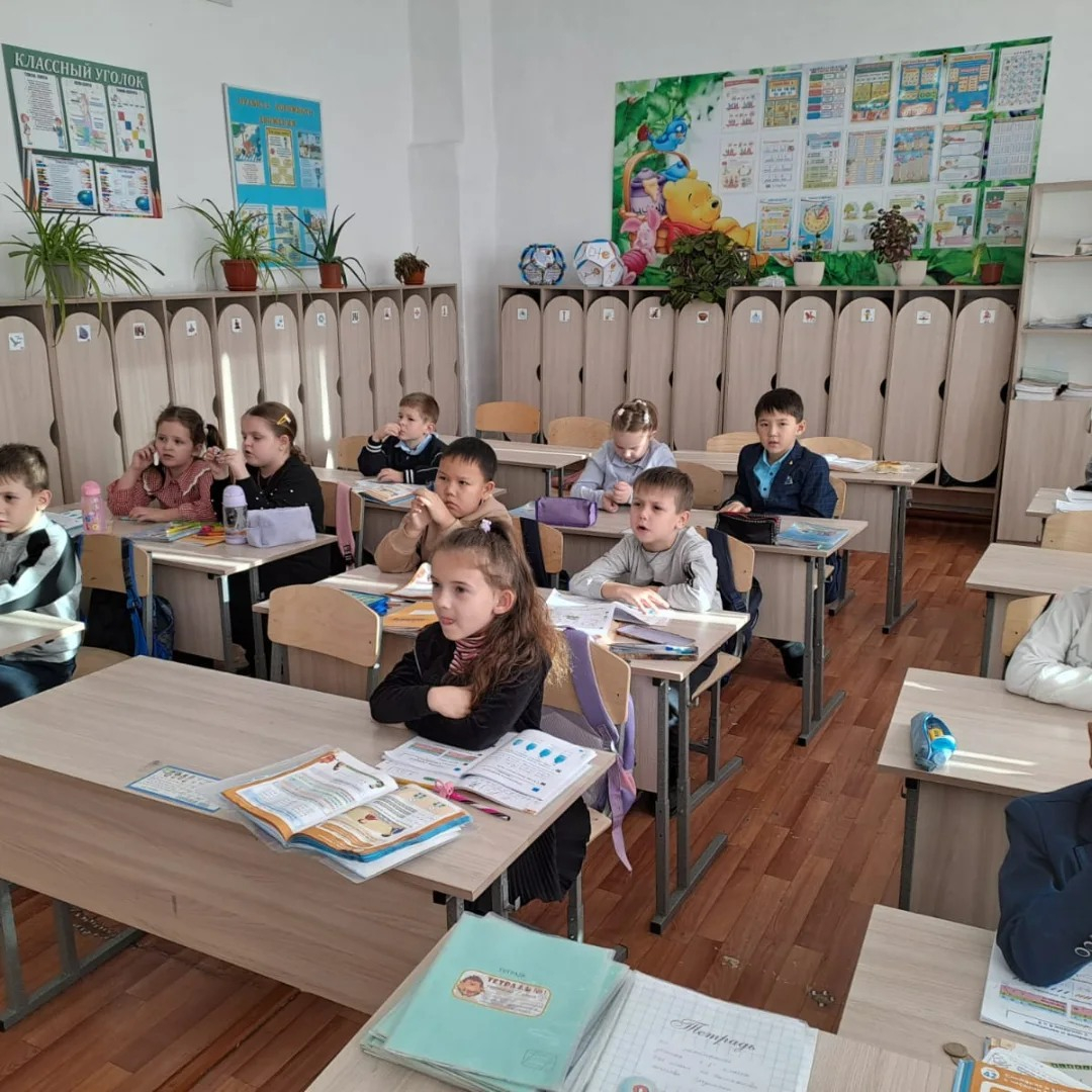 В 1 а классе прошла игра-соревнование '' Азбука'' необходимо было отгадать загадку на каждую букву алфавита.