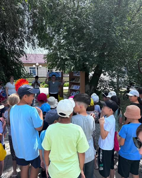 19. 06 күнi “Ы. Алтынсарин ат. ТМ(РО)” КММ-дегi мектеп жанындағы лагерьдегi балалармен орталық кiтапханада оқылым залының ашылу салтанаты өтті. Балалар ойындар ойнап, сайыстарға қатысты. Мектеп медбикесi “Дәрiгердi киiндiр” ойынын өткiздi. Балаларға ұнады