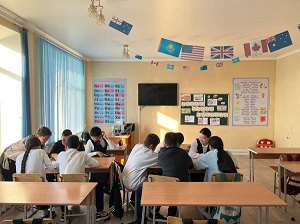 «Еңбек етсең емерсің»