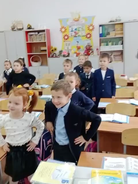 Утренняя зарядка от ребят 1”А” класса.