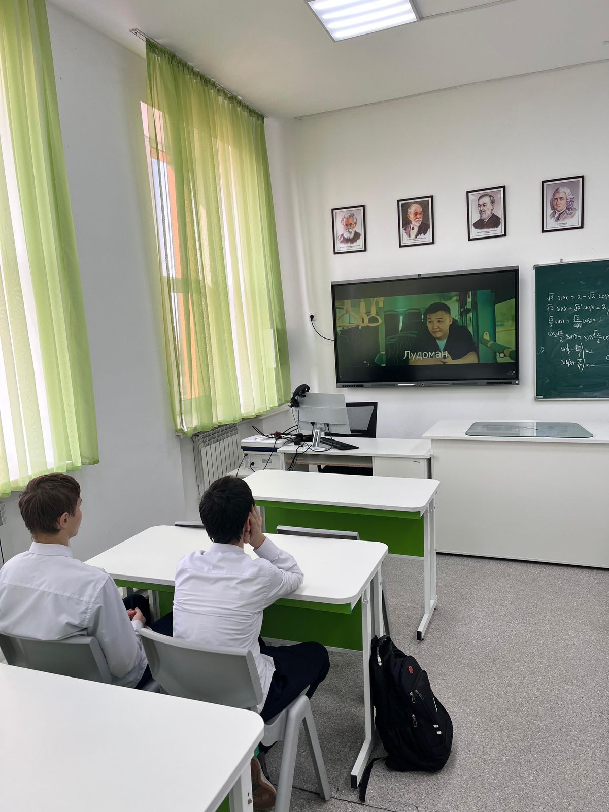 М.Дулатұлы ЖББ мектебінде 9-сынып оқушыларымен   