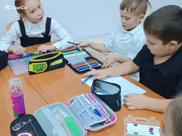 В преддверии праздника, посвящённого Дню национальной валюты, во 2 «Б» классе был проведён увлекательный «Финансовый брейн-ринг».