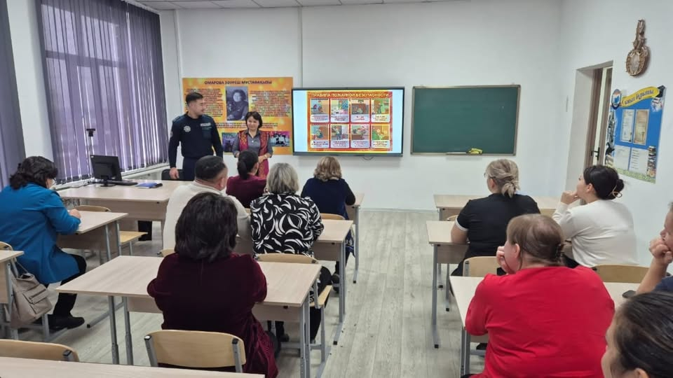 С родителями школы была проведена профилактическая беседа.