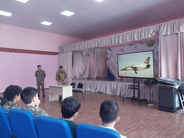 Совместно с министерством обороны нашего района были проведены разъяснительные работы среди учащихся 9-11 классов о высших военных образовательных учреждениях.