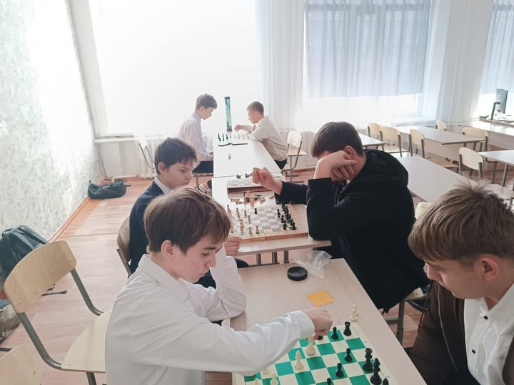 Турнир по шахматам посвящённый недели математической грамотности среди учащихся 7–11 классов.