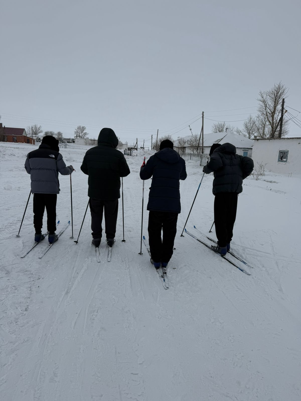Міржақып Дулатұлы атындағы ЖББМ-де «Дені саудың– жаны сау » дене шынықтыру апталығы аясында 10-11 сынып оқушылары арасында шаңғы жарысы өткізілді. Мақсаты: Салауатты өмір салтын насихаттау, дене шынықтыру және спортпен айналысуға қызығушылықты арттыру, оқ