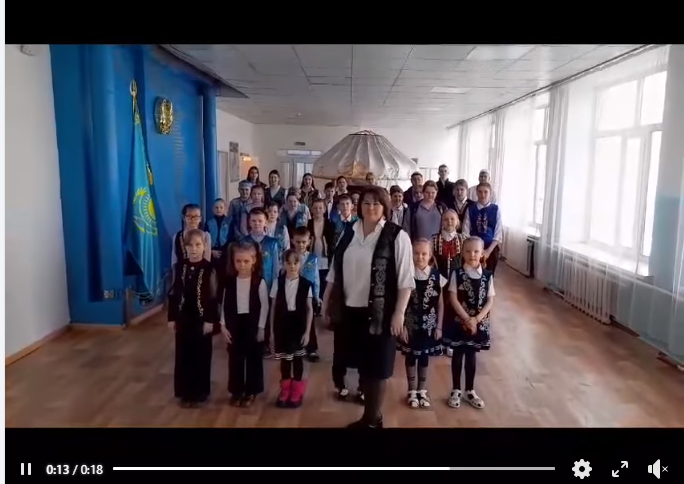 День национальной одежды.