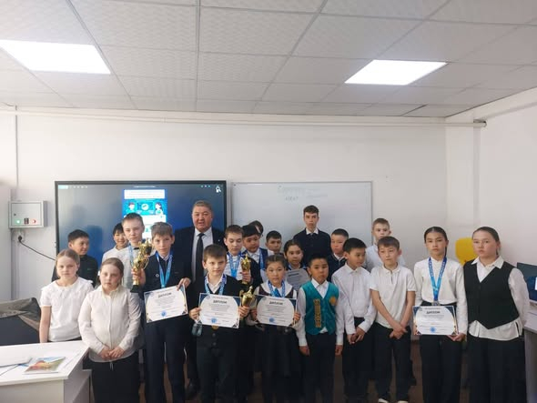 Конкурс по программированию среди учащихся 2–5 и 6–7 классов.