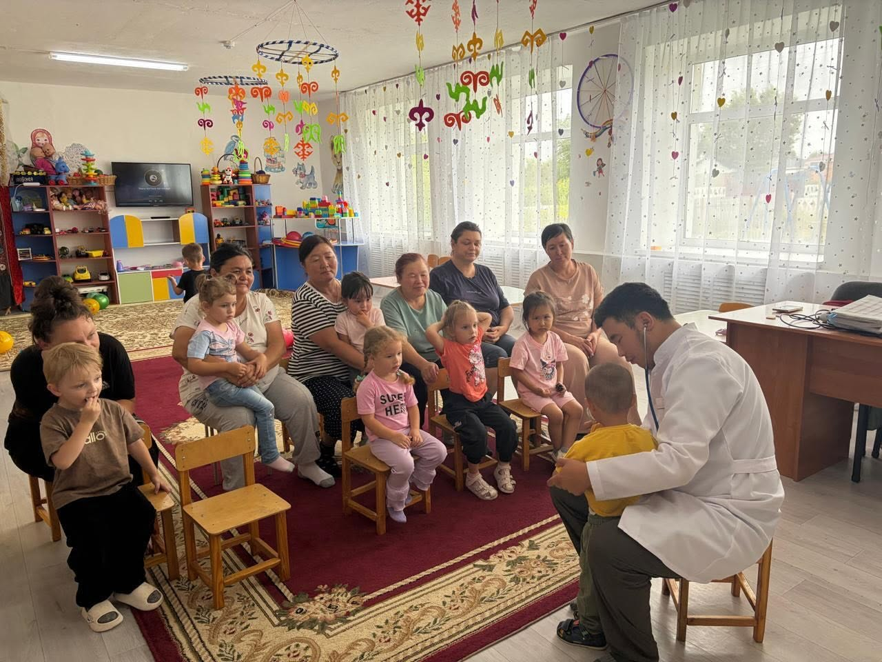 М. Дулатұлы атандағы ЖББМ жанындағы “Айгөлек” шағын орталығында ата- аналарға жиналыс ашылып, Консультациялық пункт бойынша түсіндірме жұмыстары жүргізілді. Жұмыс барысында қатысушыларға консультациялық пункттің негізгі мақсаты мен қызметі туралы ақпарат 