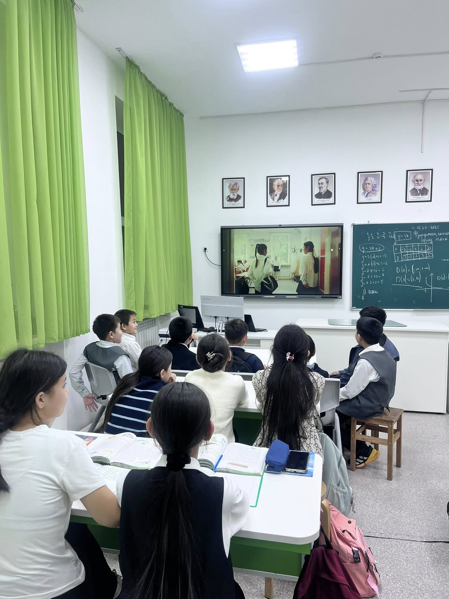 Міржақып Дулатұлы атындағыЖББМ  «Гендерлік зорлық-зомбылыққа қарсы 16 күн белсенді іс-әрекет» акциясы аясында 1 желтоқсан күні оқушылармен «Менің сыныбым буллингке қарсы» тақырыбында тәрбиелік бағыттағы фильм көрсетіліп, пікір алмасу ұйымдастырылды. Мақса