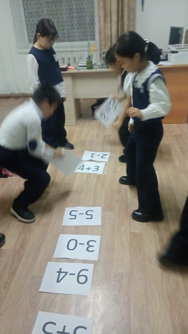 «Ойынға салауатты көзқарас» сынып сағаты Бүгін 3–4 сынып оқушыларымен «Ойынға салауатты көзқарас» тақырыбында сынып сағаты өткізілді. Сабақ барысында балалар ойынның пайдалы және зиянды жақтарын талқылап, уақытты тиімді пайдалану мен шынайы өмірдегі қарым