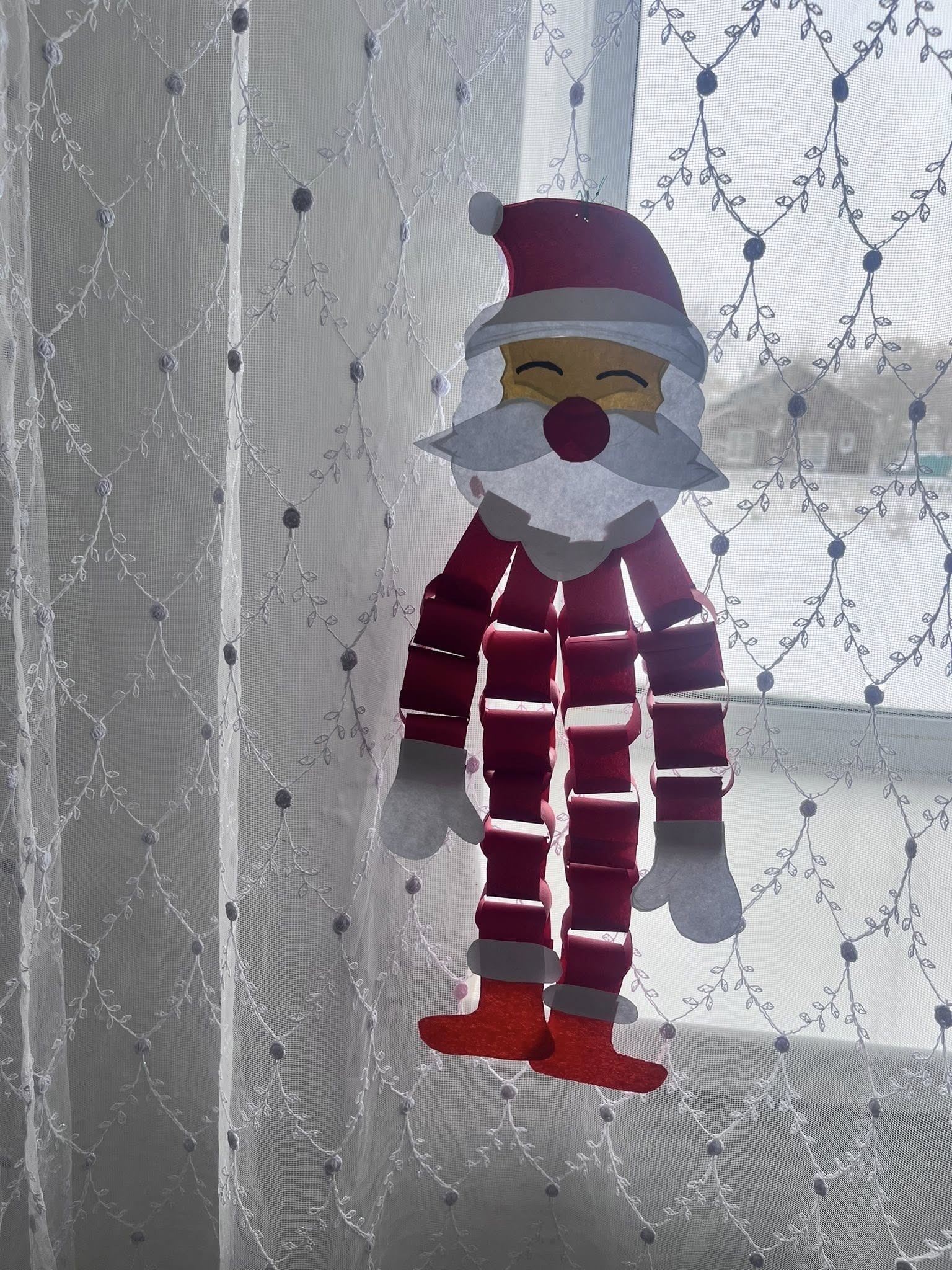 Міржақып Дулатұлы атындағы ЖББМ-де оқушылар сынып жетекшілерімен бірлесе отырып, өз сынып кабинеттерін жаңа жылдық мерекеге сай безендірді. Әр сыныптың жұмысы өзіндік ерекшелігімен көзге түсіп, бірінен бірі өткен әсем әрі әсерлі жаңа жылдық көрініс қалыпт