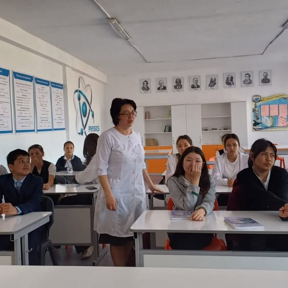 Дүниежүзілік денсаулық сақтау күнін мерекелеу аясында мектеп мейірбикесі Раймагамбетова Ж.Е. 8-9 сынып оқушылары үшін танымдық дәрістер өткізді.