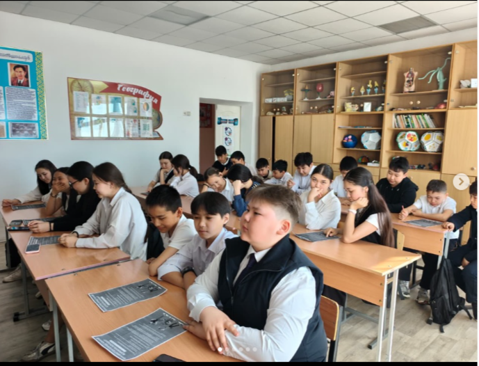 7А және 7Ә сыныптарына “”Буллингтен қорған! Менің жеке шекараларым: өмірмен ұштастырамыз”” тақырыбында тәрбие сағаты 